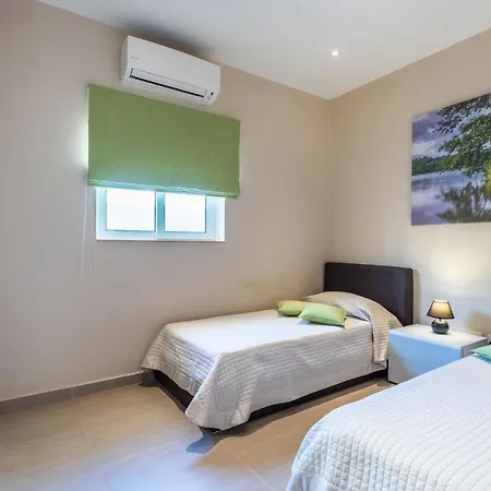 Apartament Luxury With A Large Terrace St Paul's Bay