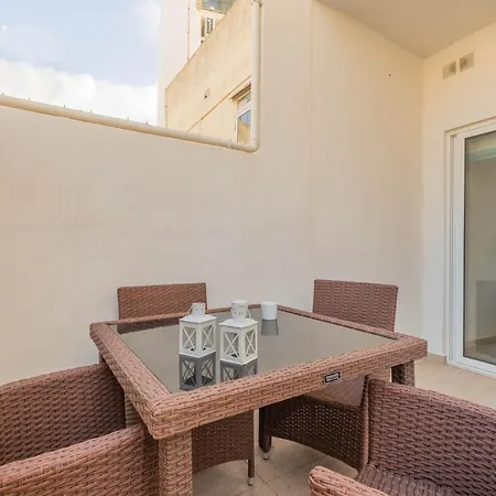 Luxury With A Large Terrace San Pawl il-Baħar